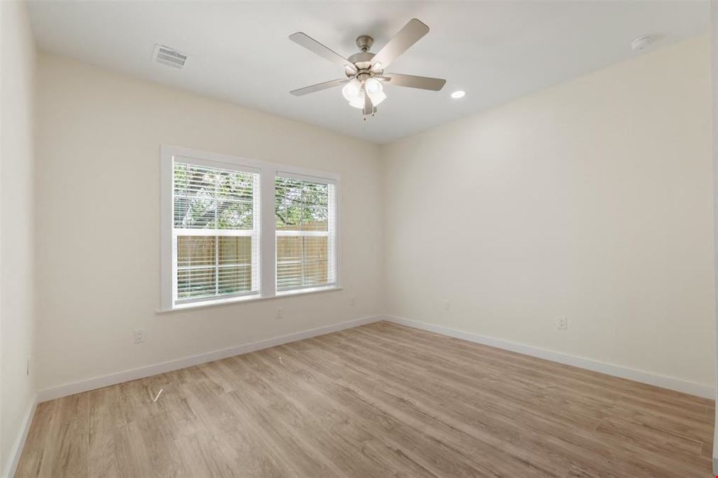 1310 E Alamo St