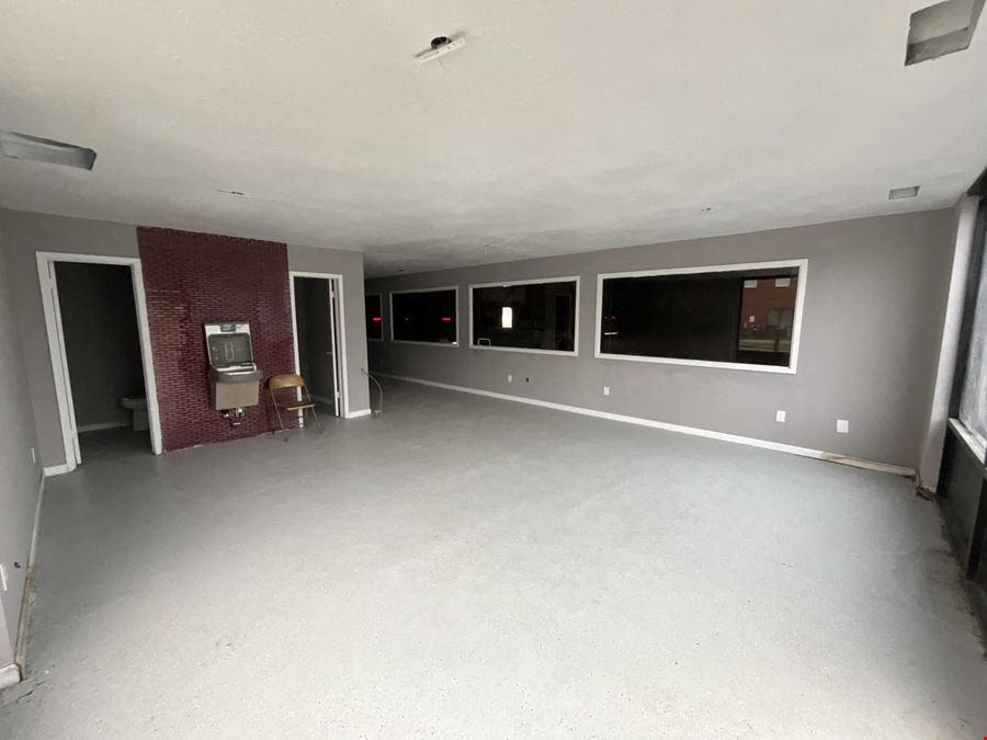 2441 N Main St