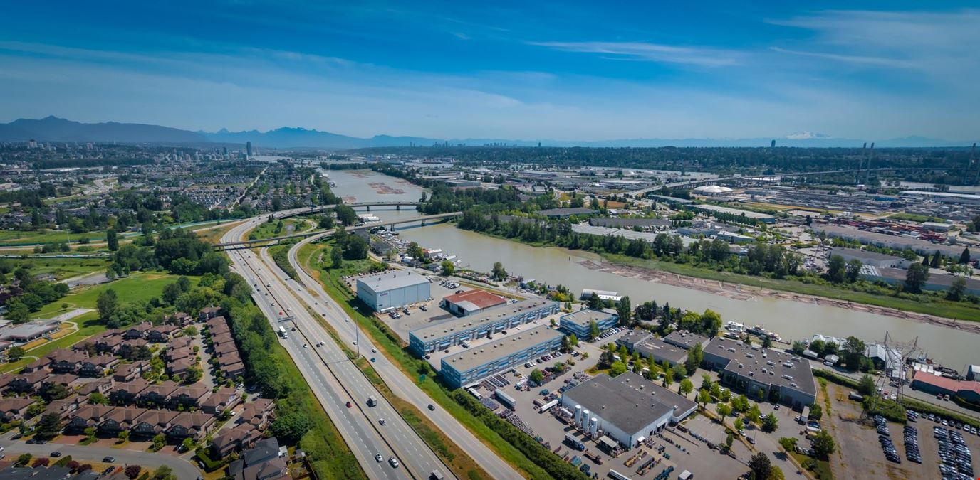 211,23251 Fraserwood Way
