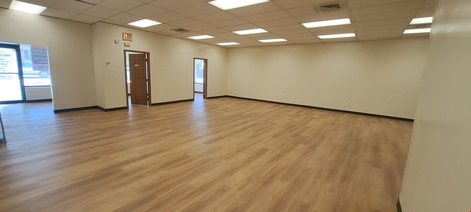 Ravenswood Center Retail | Last Unit Available