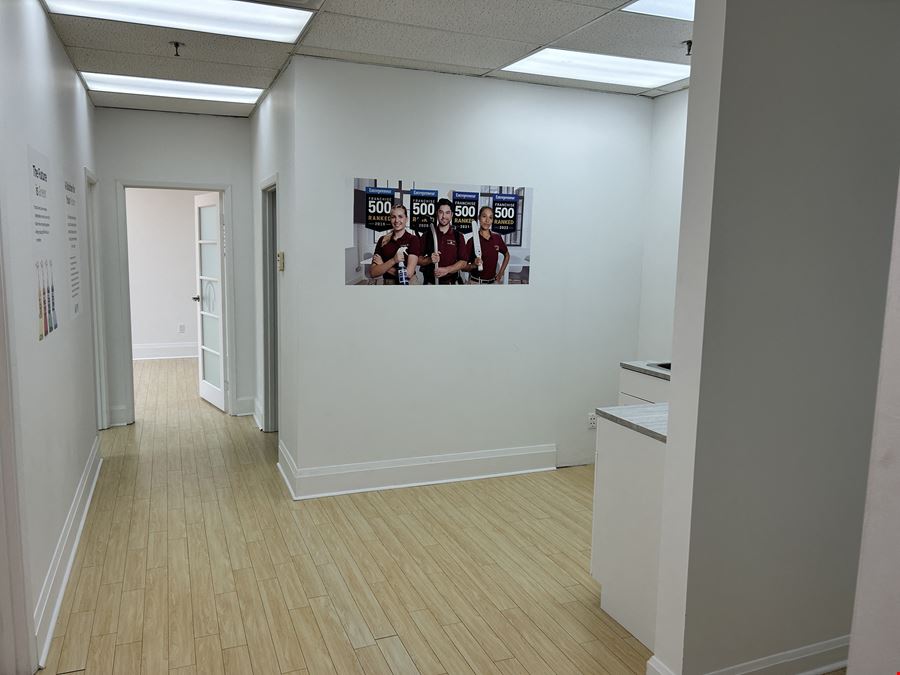 25 Lesmill Rd, North York, ON M3B 2T3
