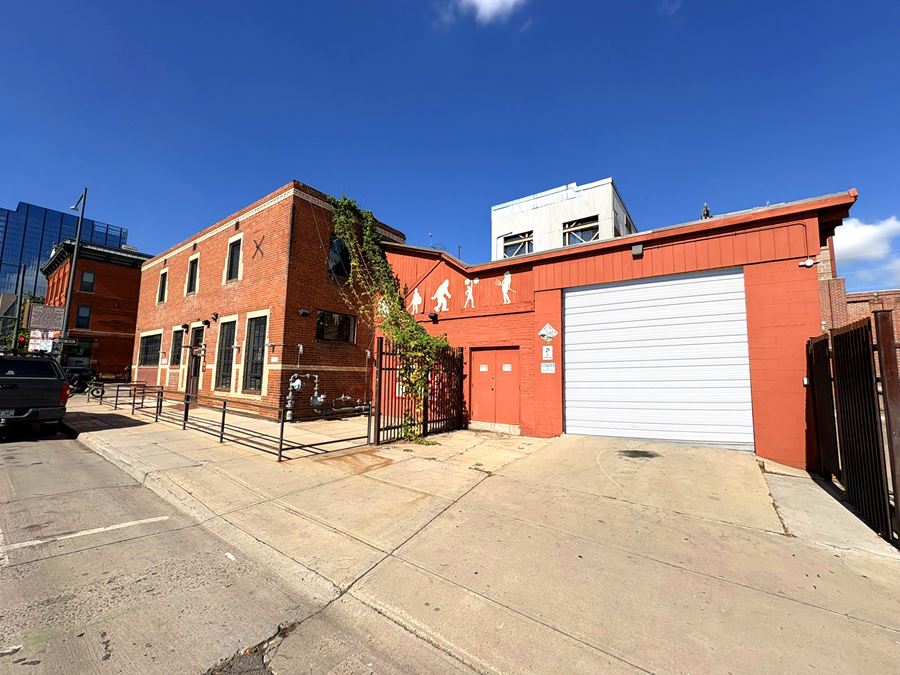 2201 Arapahoe St