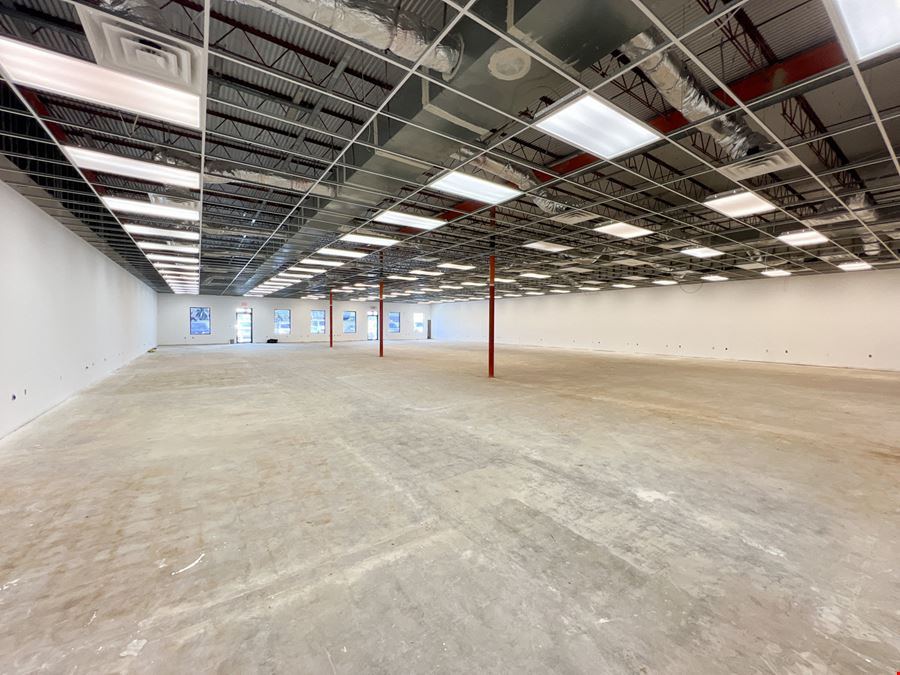 Retail and Office Spaces at Chef Menteur Mall