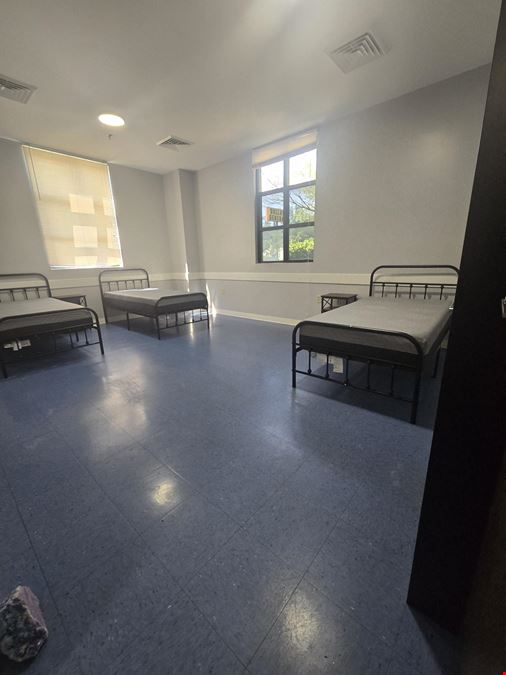 Lafayette Drive N. 525