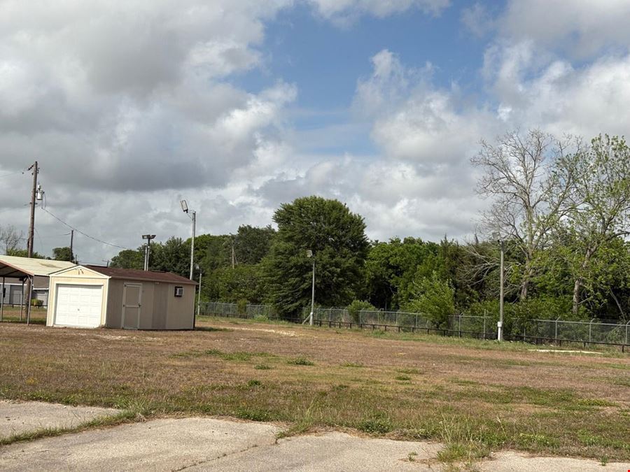 3600 Gulf Freeway