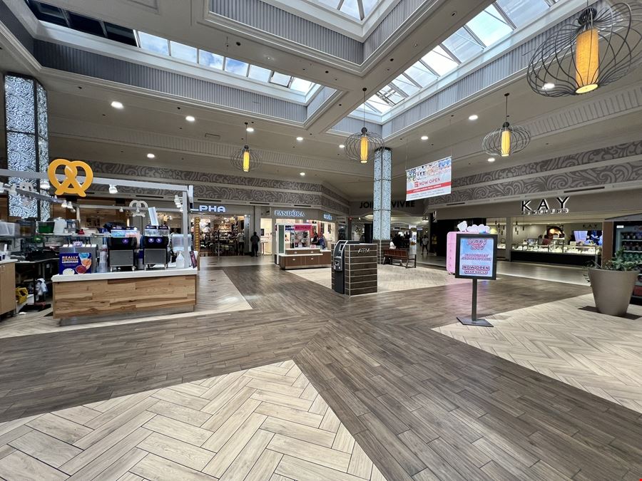 Acadiana Mall For Lease