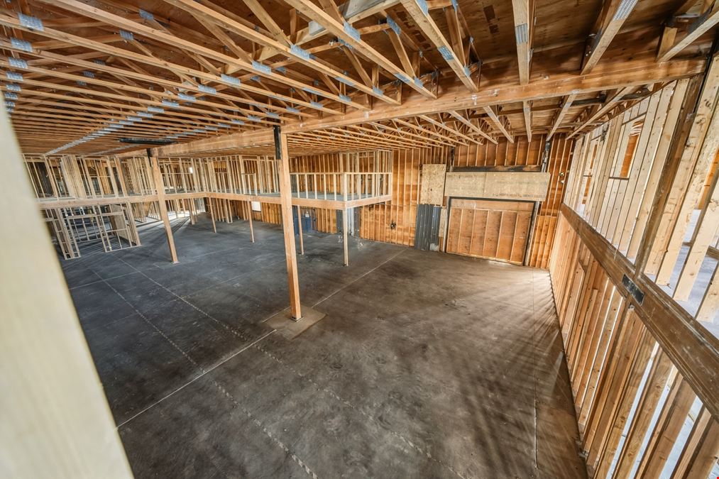 Belgrade Warehouse with Office and Yard Space