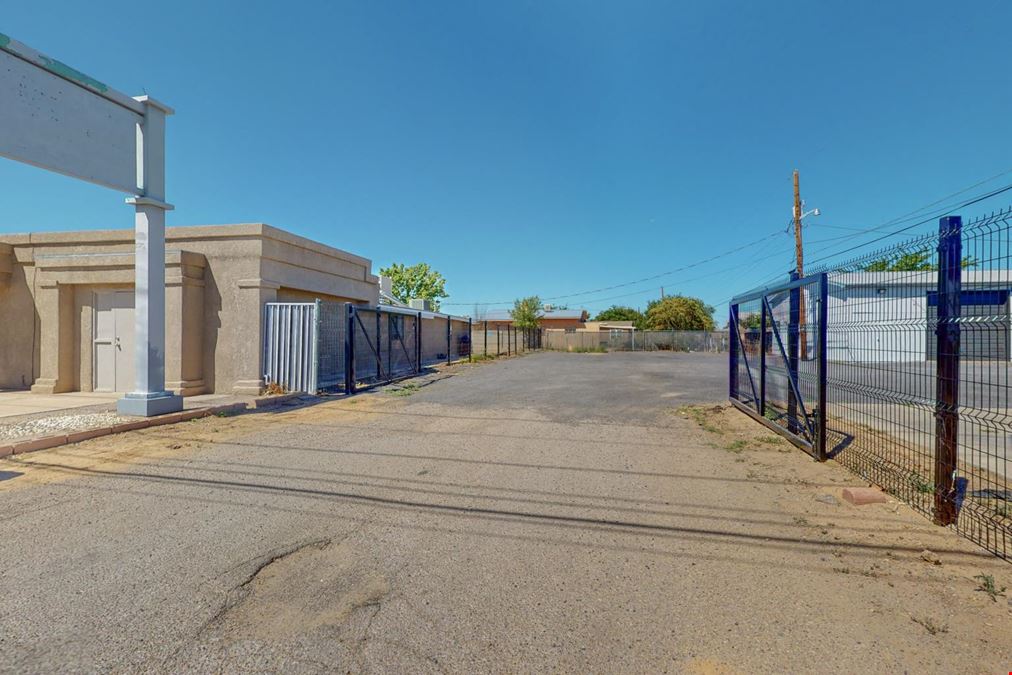 North Valley Contractors Yard with Warehouse
