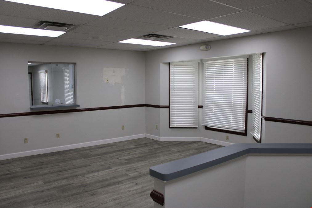 5525 Georgetown Rd - Suites E+F