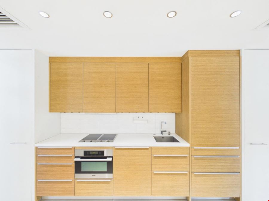 1111 Lagoon Dr