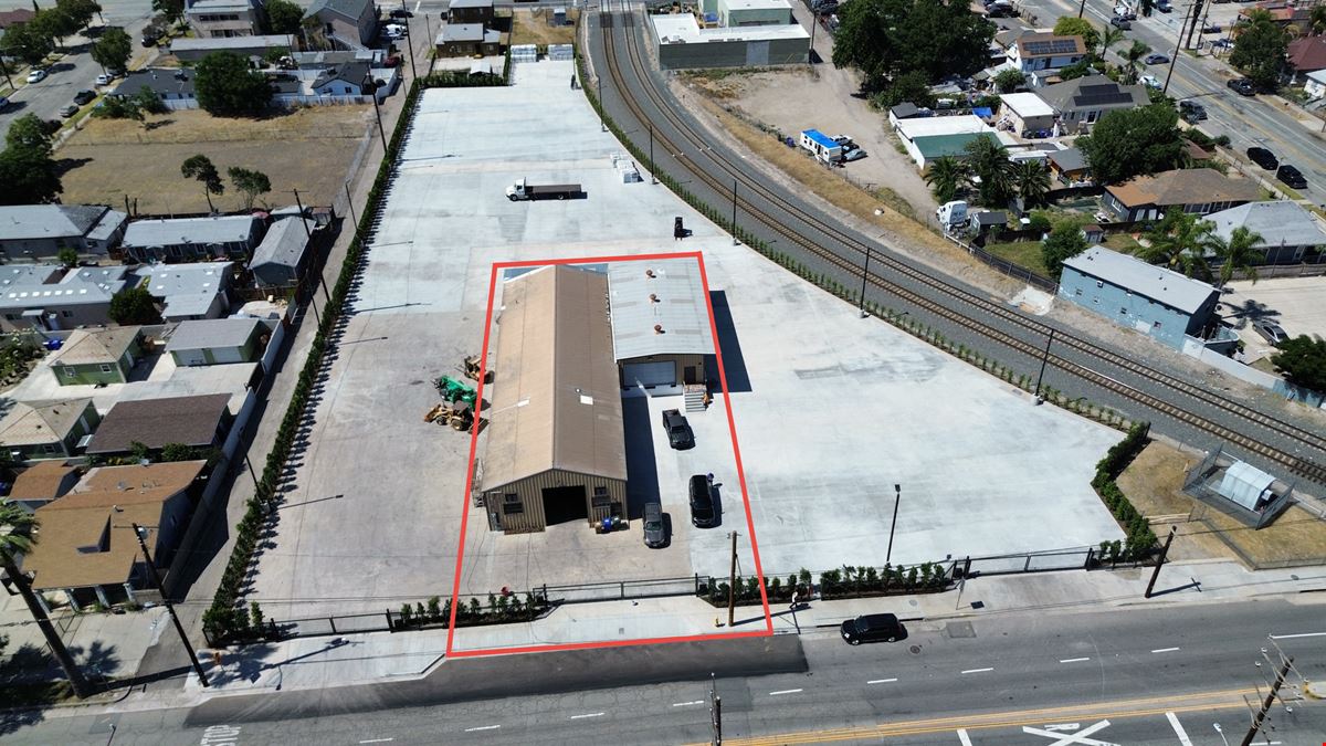 958 W Rialto Ave