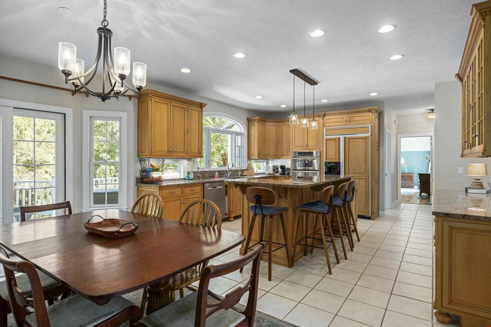 BEAUTIFUL HOME IN WOODLAND ESTATES