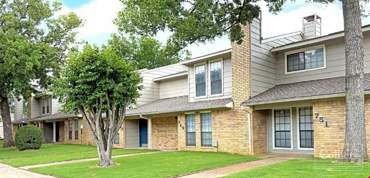 Towne Oaks Townhomes