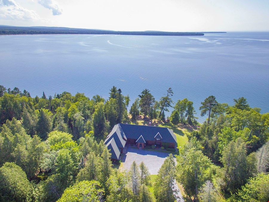 Siskiwit Bay Lodge