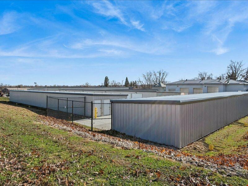 1101 Lincoln Way