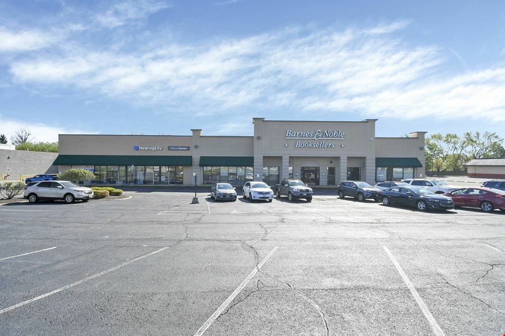 Barnes & Noble Plaza