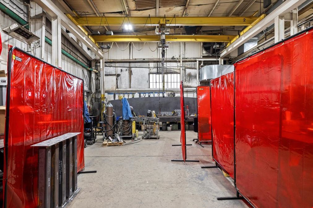 Conditioned Industrial Facility with 8 Cranes