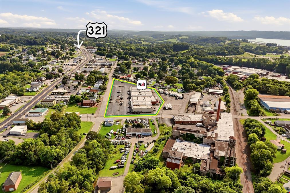 Downtown Lenoir City Shopping Center
