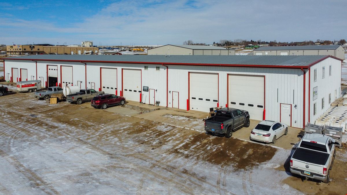 ±2,700 SF Industrial Shops with Living Quarters