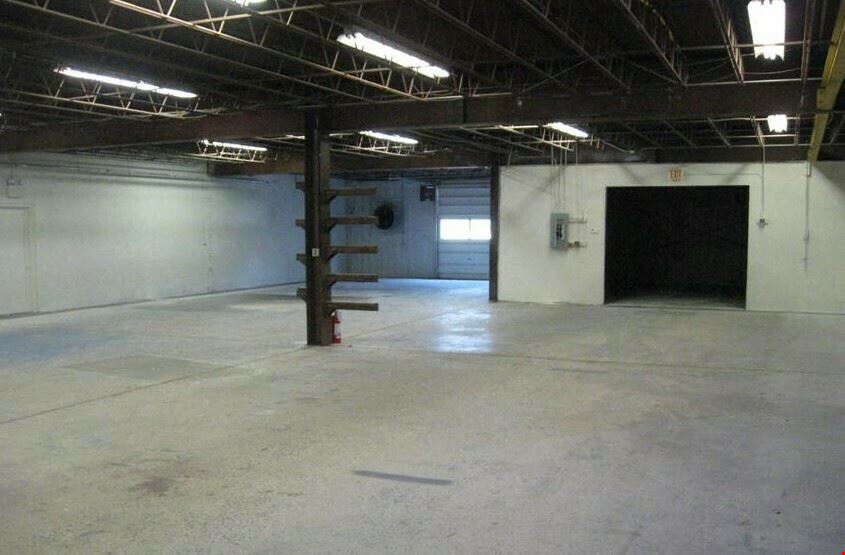 78 W Main St