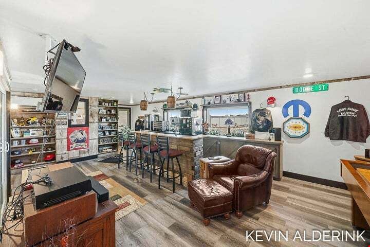 2,600 SF Commercial Condo w/Living-Work Space & Garage Bay