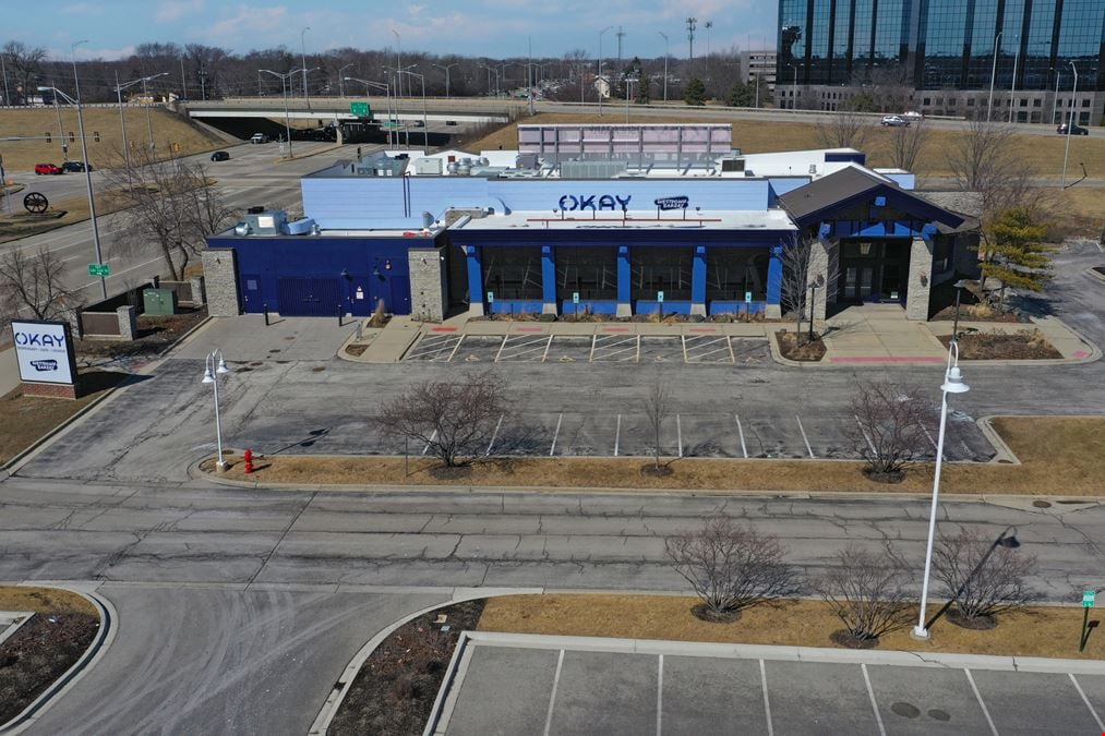 781 N Milwaukee Ave