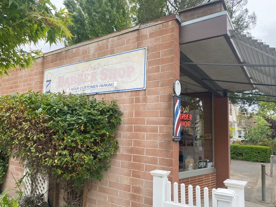 Art's Barbershop