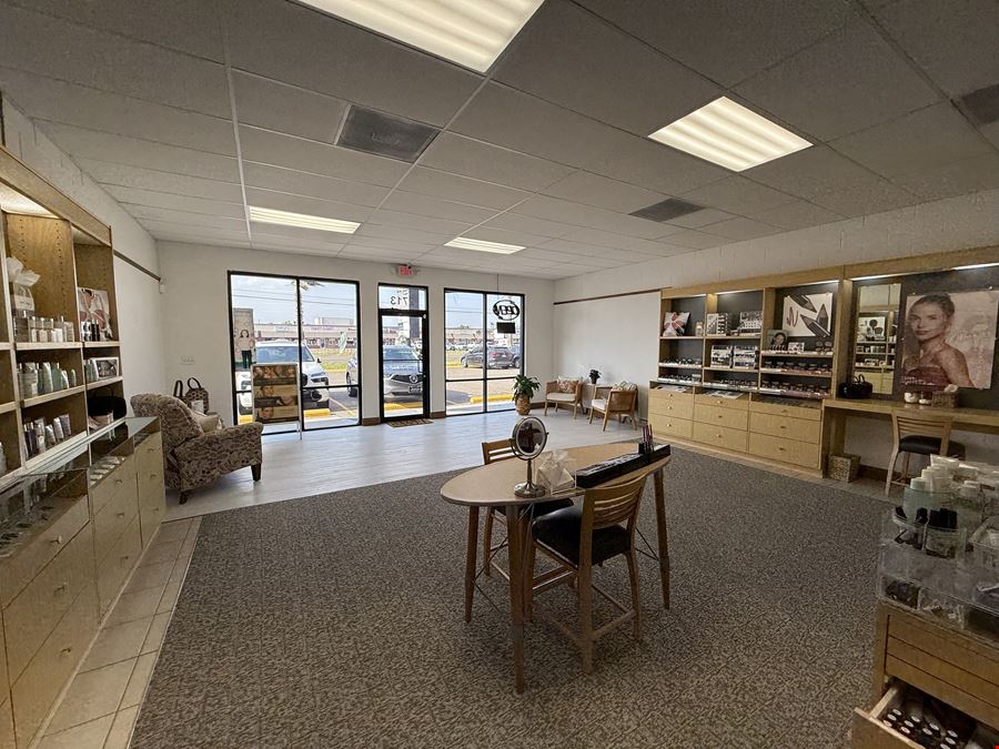 2713 E Griffin Pkwy - Plaza