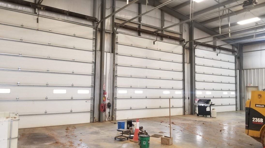 7,700 SQ FT Shop on 4+ Fenced & Improved Acres In Killdeer, ND