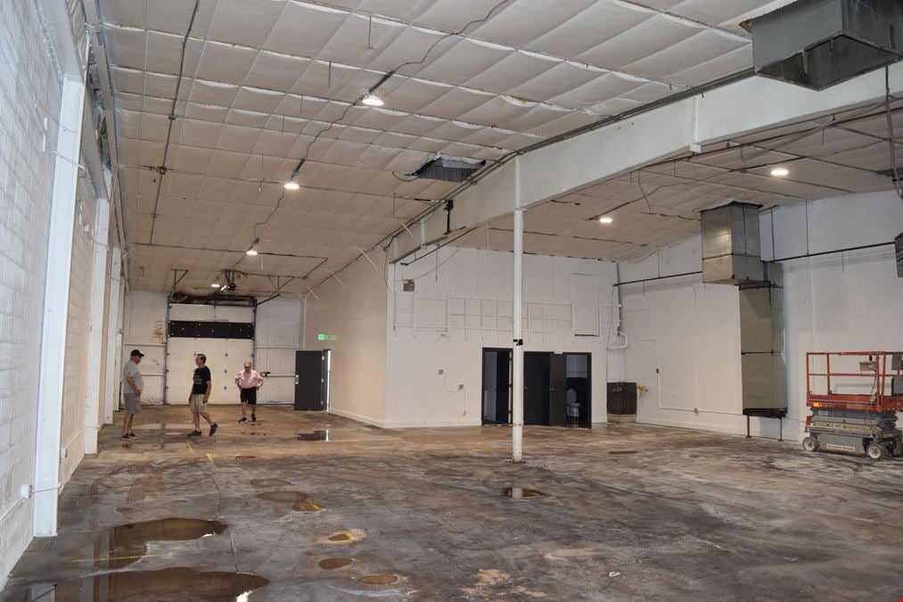 Multitenant industrial Bldg. with 5,258-15,285 SF available for an owner/user