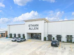 21,497 SF Big Box Retail Opportunity near Perkins Rowe