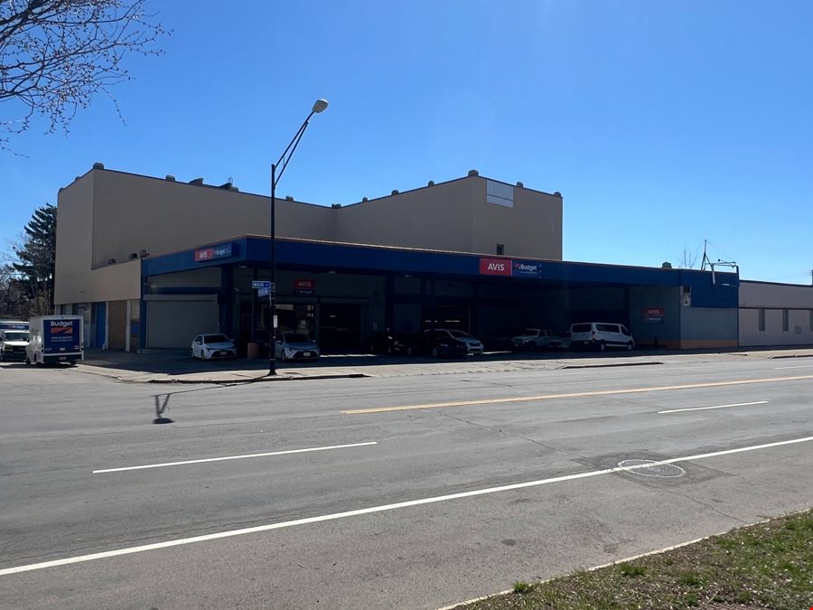 1471 Main St