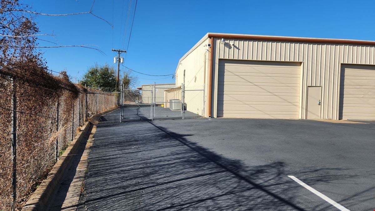 1304 W Industrial Blvd