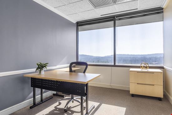 Regus - Cummings Research Park