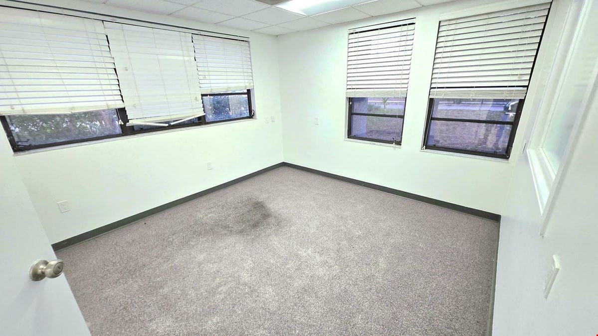 Perfect Downtown Medical office or Retail Use!