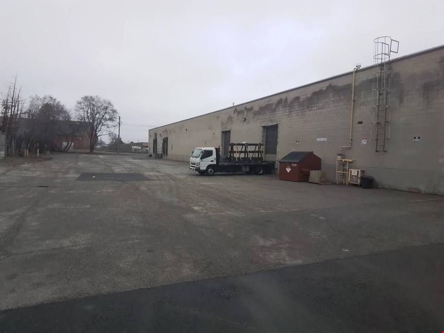 1.5k-7k sqft shared industrial warehouse for rent in North York
