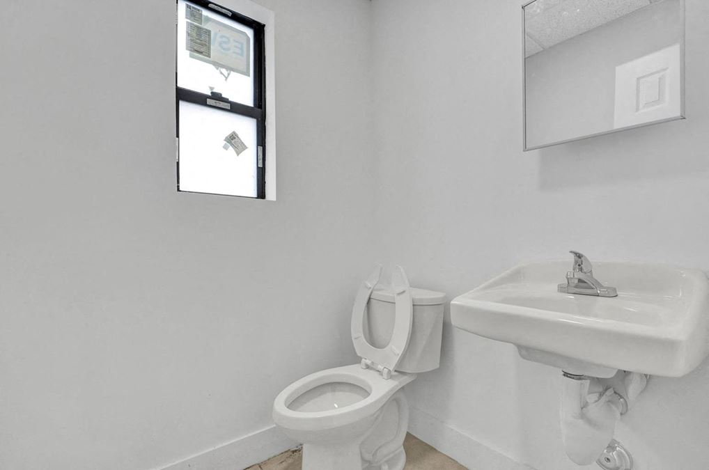 1660 W 33rd Pl