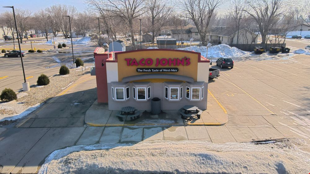 Vacant QSR - Former Taco John's