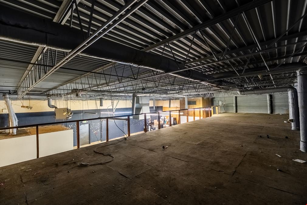 N Hall of Fame Retail/Office/Flex Building