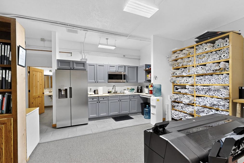 HIGH END RETAIL/OFFICE IN LOS RANCHOS
