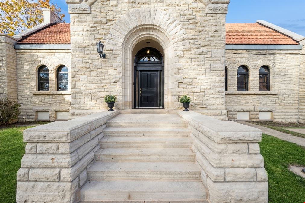 Historic Anamosa Public Library