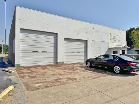 Preview of Industrial space for Rent at 704 Choctaw Ave