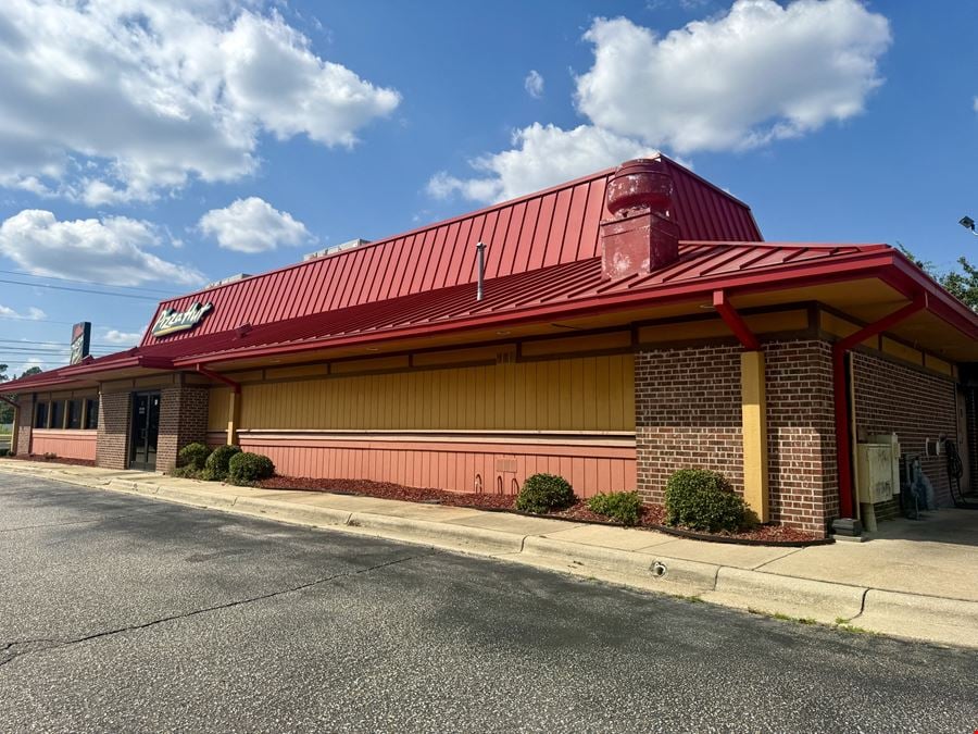 4,062 SF Restaurant Building on 1.05 Acres