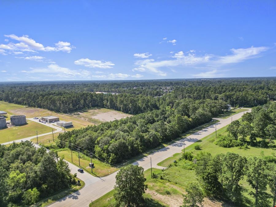 SELLER FINANCING - Prime 3.9 Acre Parcel in Conroe with Frontage – Unrestricted and Ready for Development
