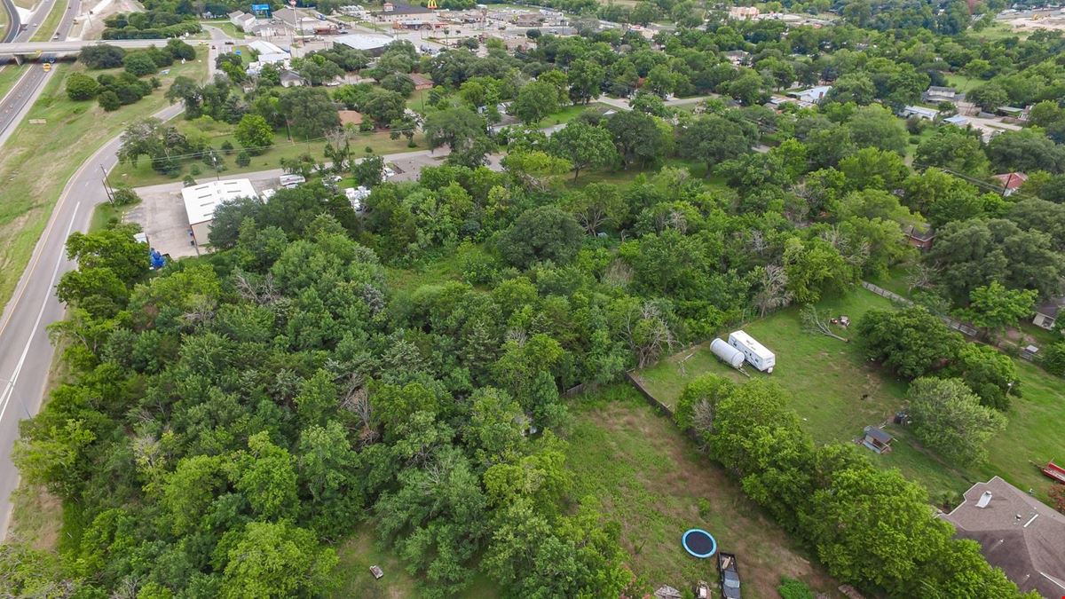 ± 2.04 Acres | N Earl Rudder Fwy