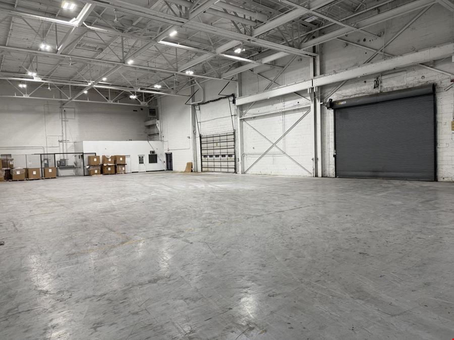 1852 - Levittown Warehouse