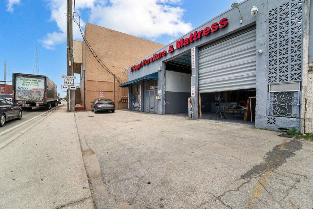 355 W 21 St