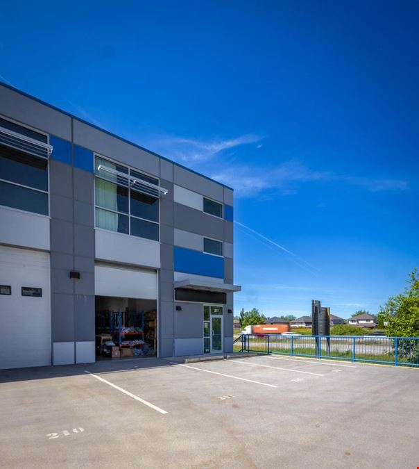 211,23251 Fraserwood Way