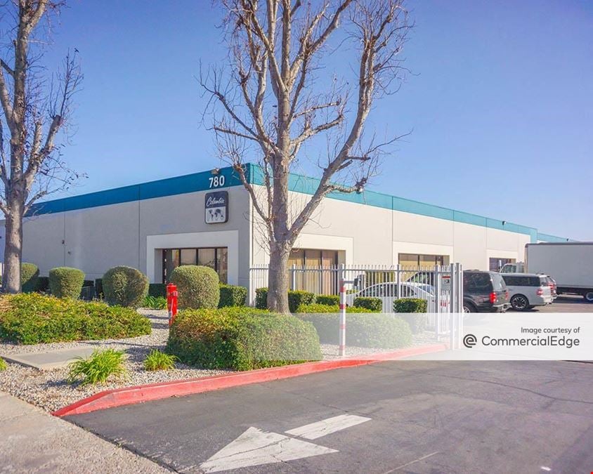 Francis Business Park - 780 East Francis Street