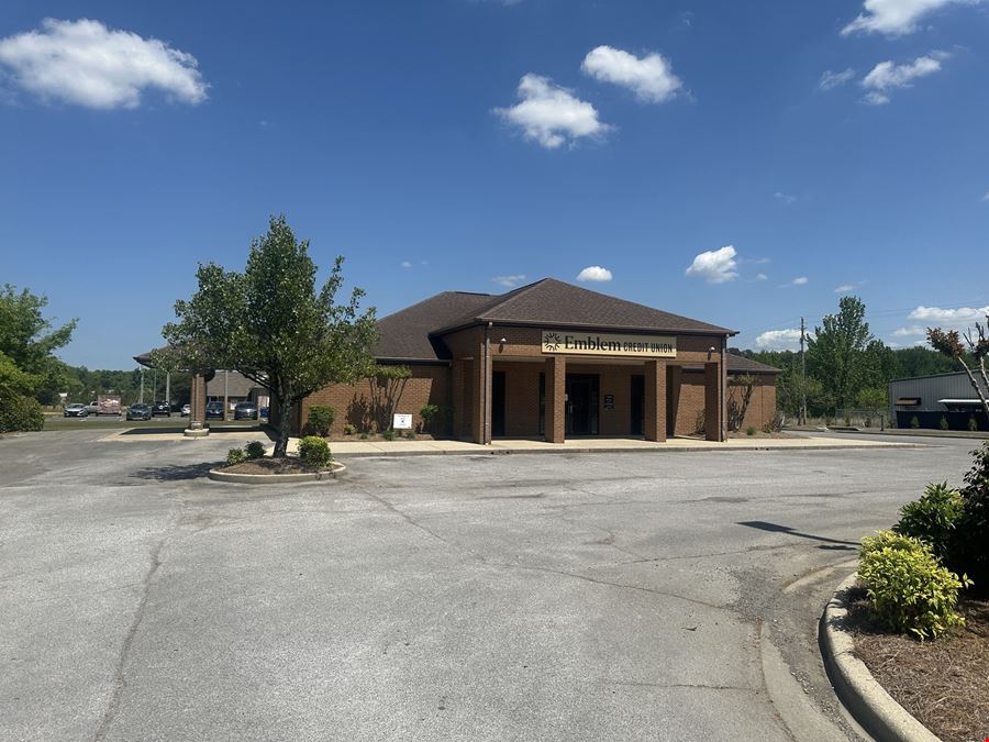Medical Office/Banking Facility For Lease